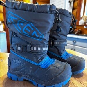 Toddler boy Keen winter boots